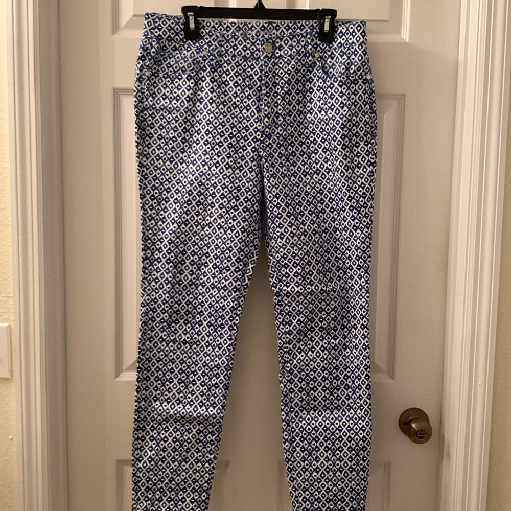 Tommy Bahama Blue and White Patterned Cropped Pants